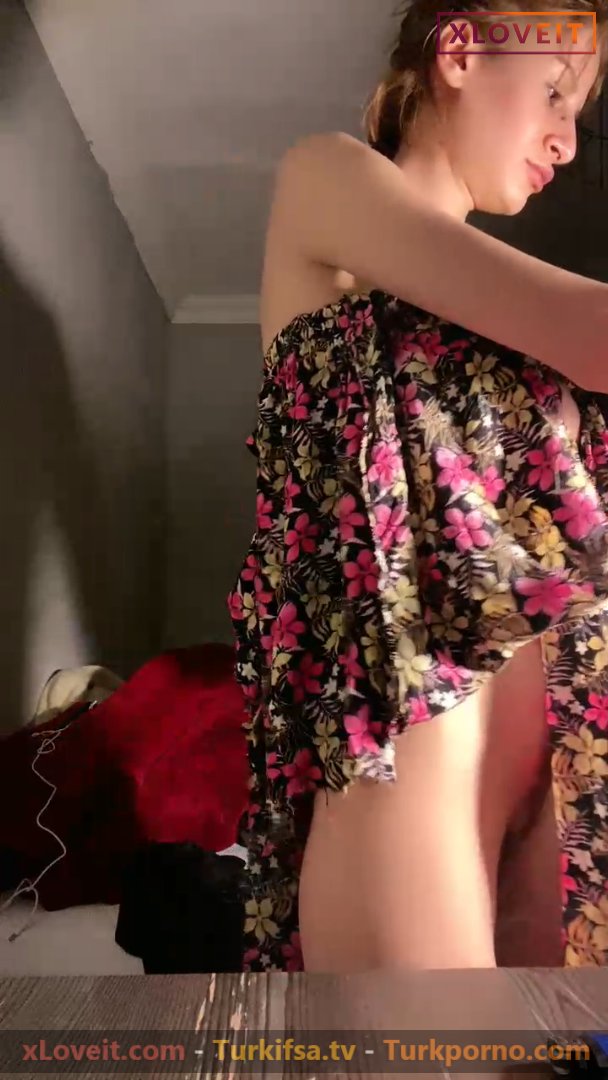 Beste Burul ifşa Memeleri küçültüp canlı yayın açtı